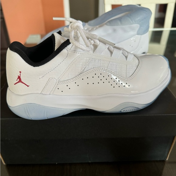 Air Jordans Youth - Picture 1 of 2